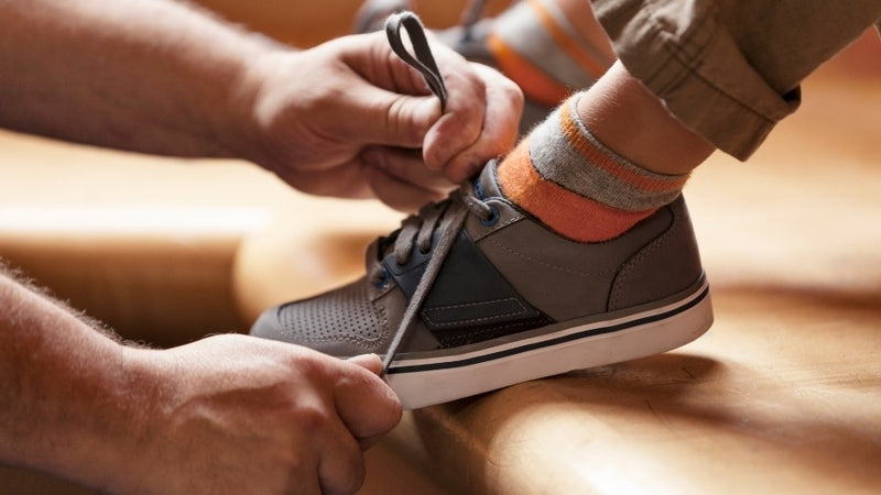 How to teach your kid to tie shoes