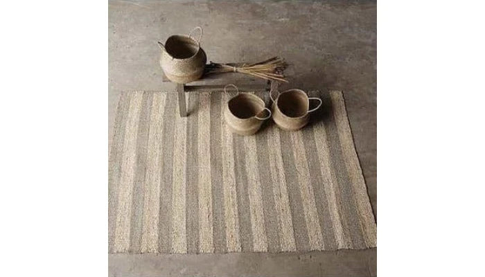 Natural corn husk fibre rug
