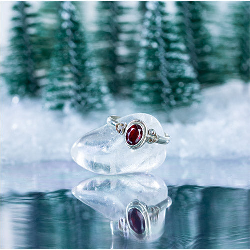 Icelandic scene with ruby style garnet ring silver 925 